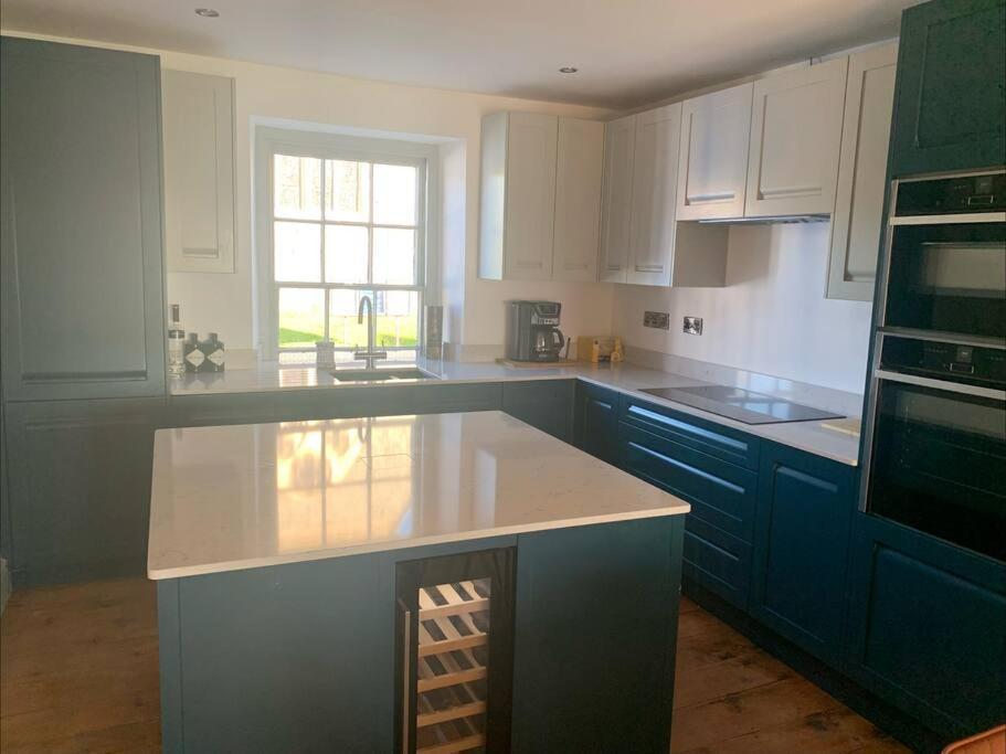 Villa Aberaeron Island House - Panoramic Harbour Views Extérieur photo
