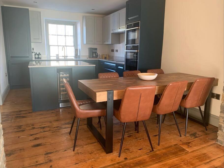 Villa Aberaeron Island House - Panoramic Harbour Views Extérieur photo